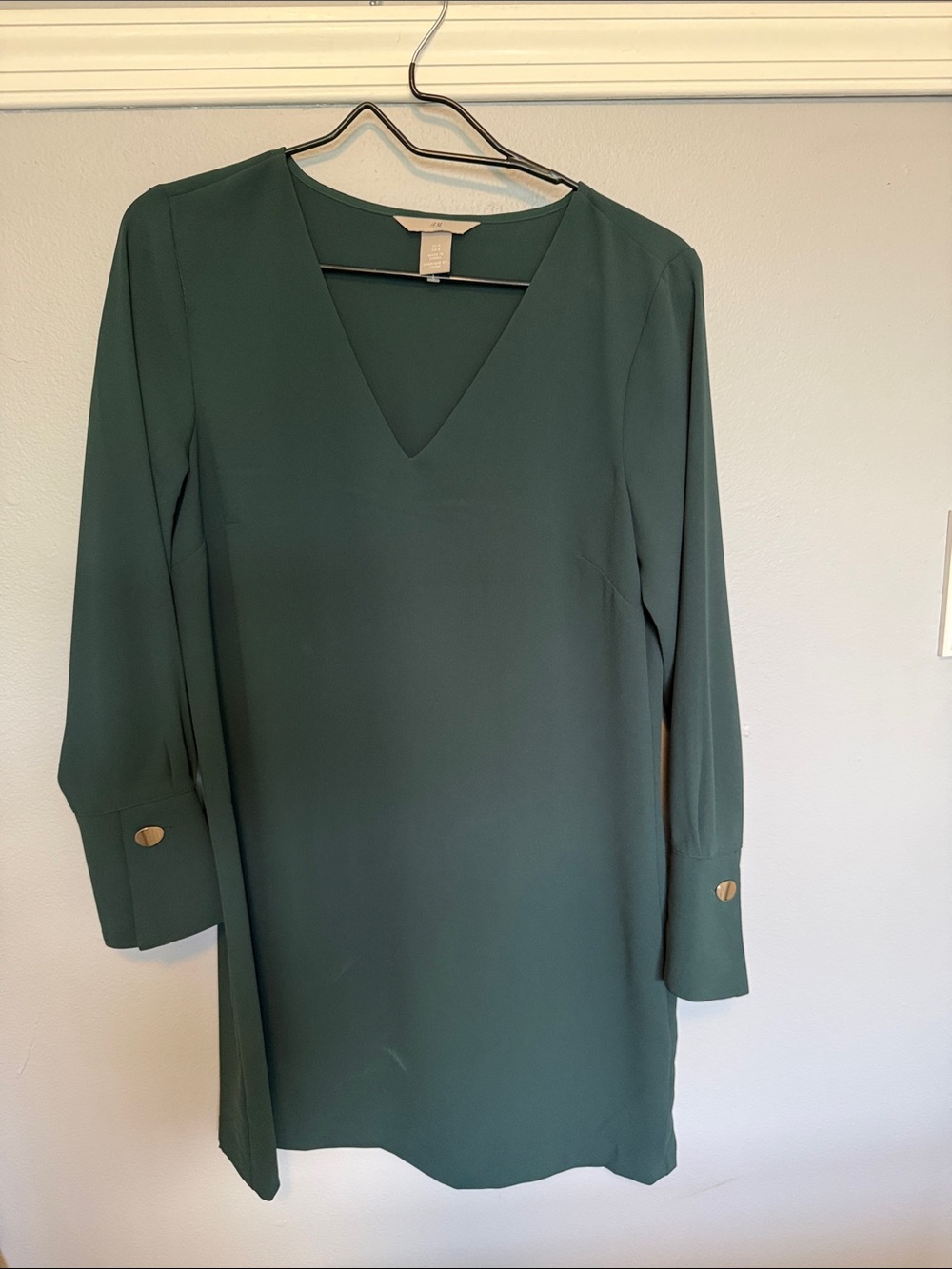 H&M Women’s Forest Green V-Neck Long Sleeve shift Dress